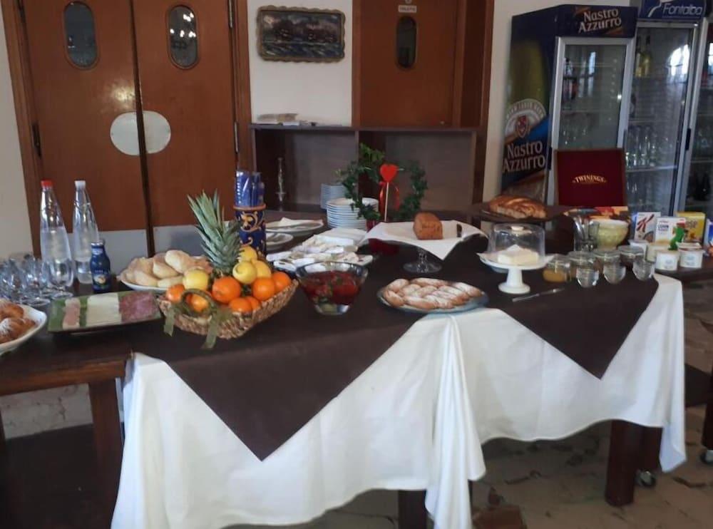 Hotel Il Pirata Cinisi Buitenkant foto