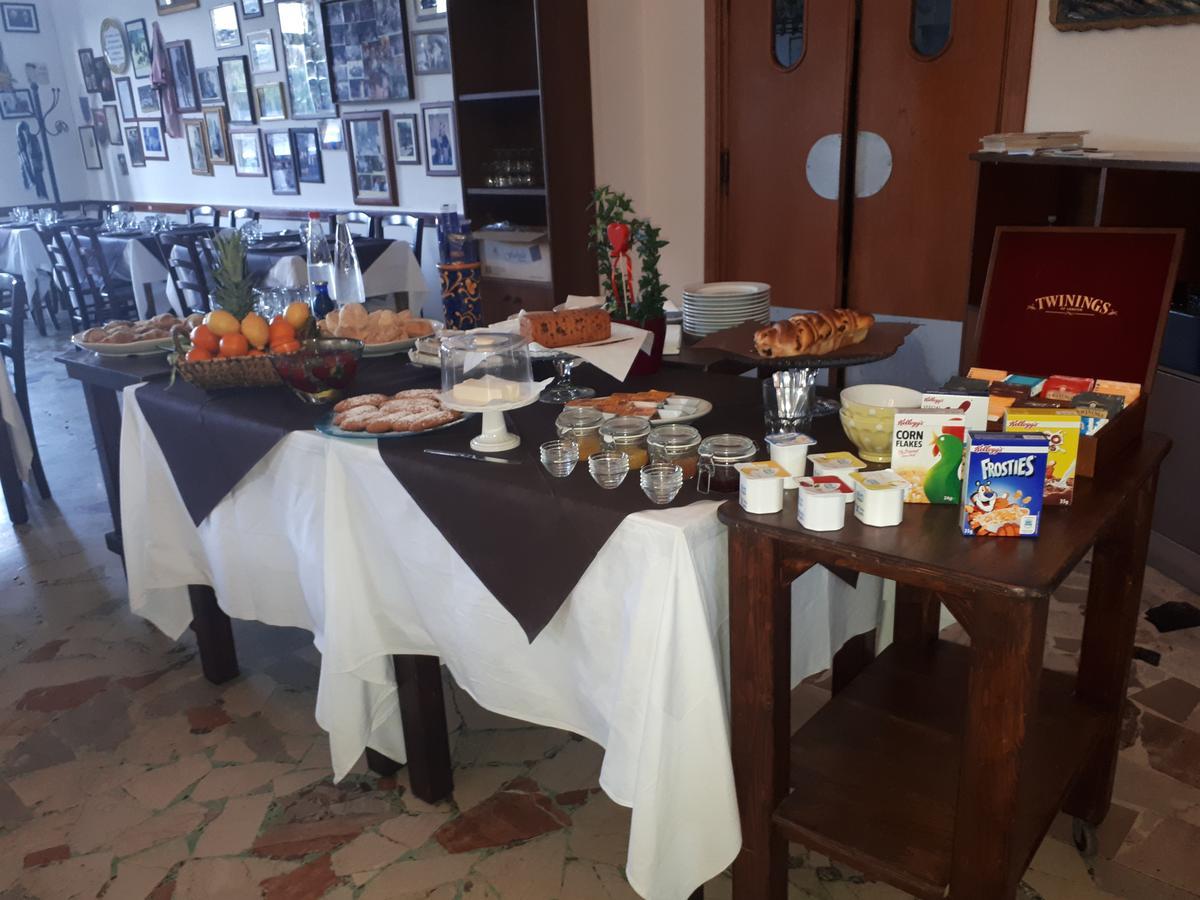 Hotel Il Pirata Cinisi Buitenkant foto