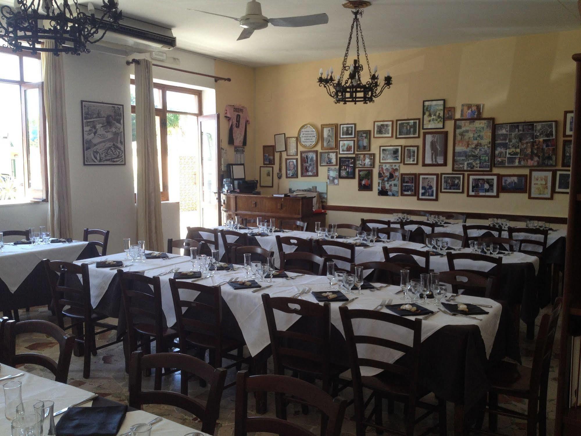 Hotel Il Pirata Cinisi Buitenkant foto