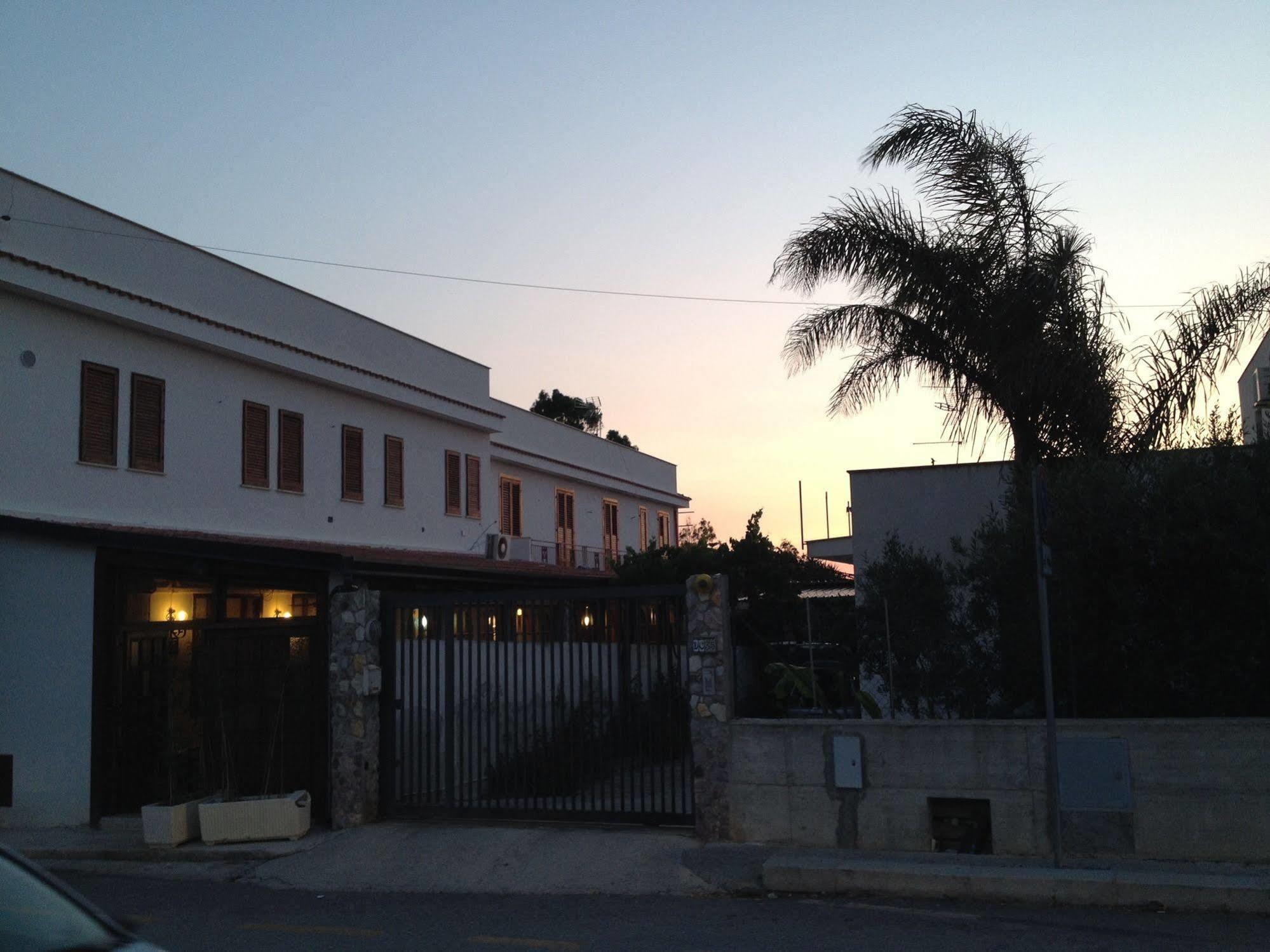 Hotel Il Pirata Cinisi Buitenkant foto